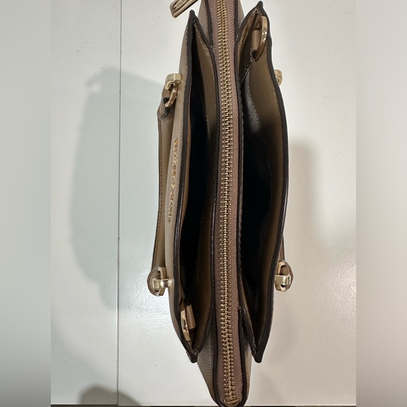 Michael Kors Tan Ellis satchel with crossbody chain - Picture 4 of 9